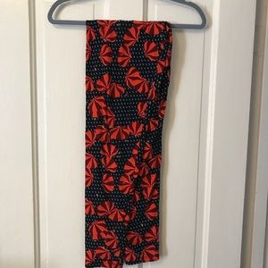 Lularoe tall &curvy leggings Indonesia never worn